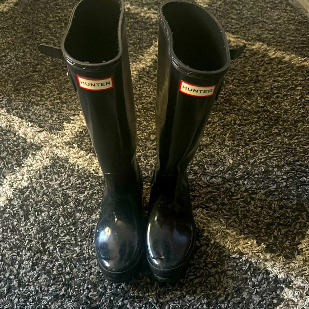 Women’s black hunter boots